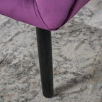 Sillón de orejas tapizado de mediados de siglo
