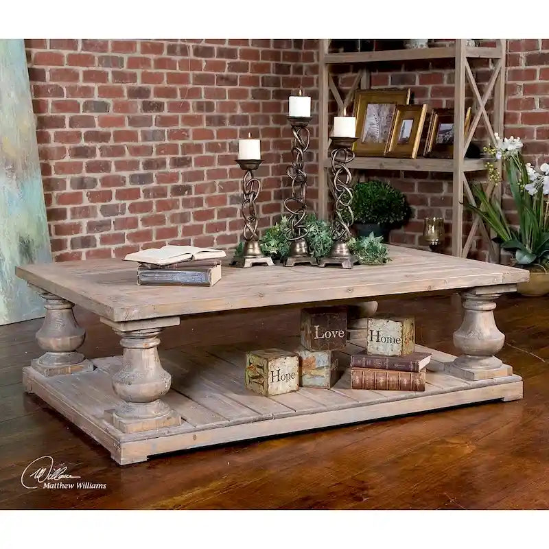 Mesa de centro rústica Stratford con pátina envejecida