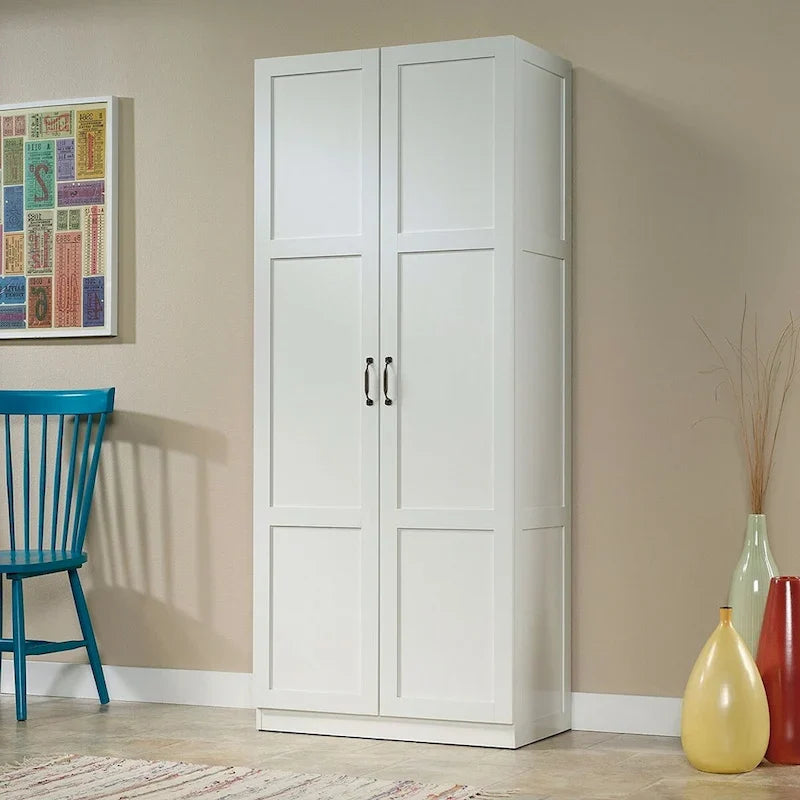 Armario blanco de almacenamiento con 4 estantes y puertas de panel