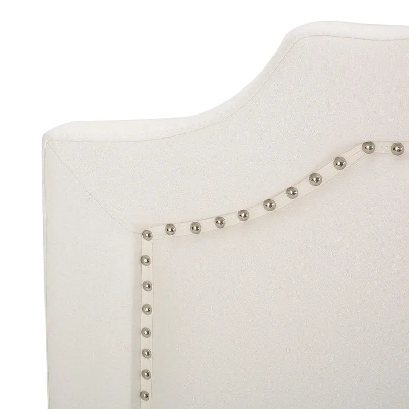 Cabecero tapizado Queen/Full de 62" con detalles de tachuelas