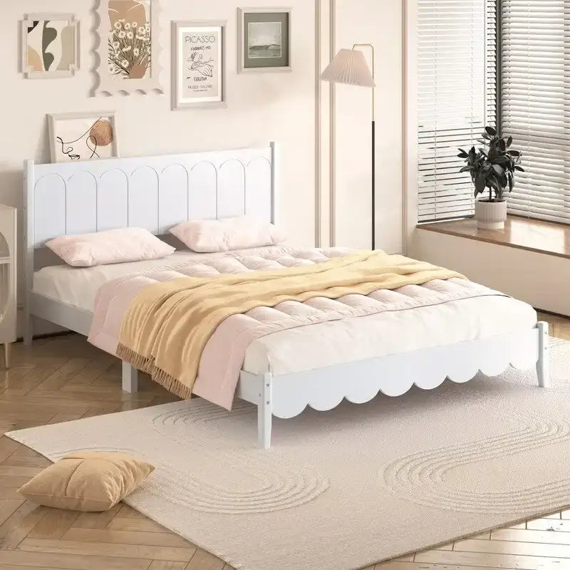 Cama de plataforma tamaño queen con cabecero de madera