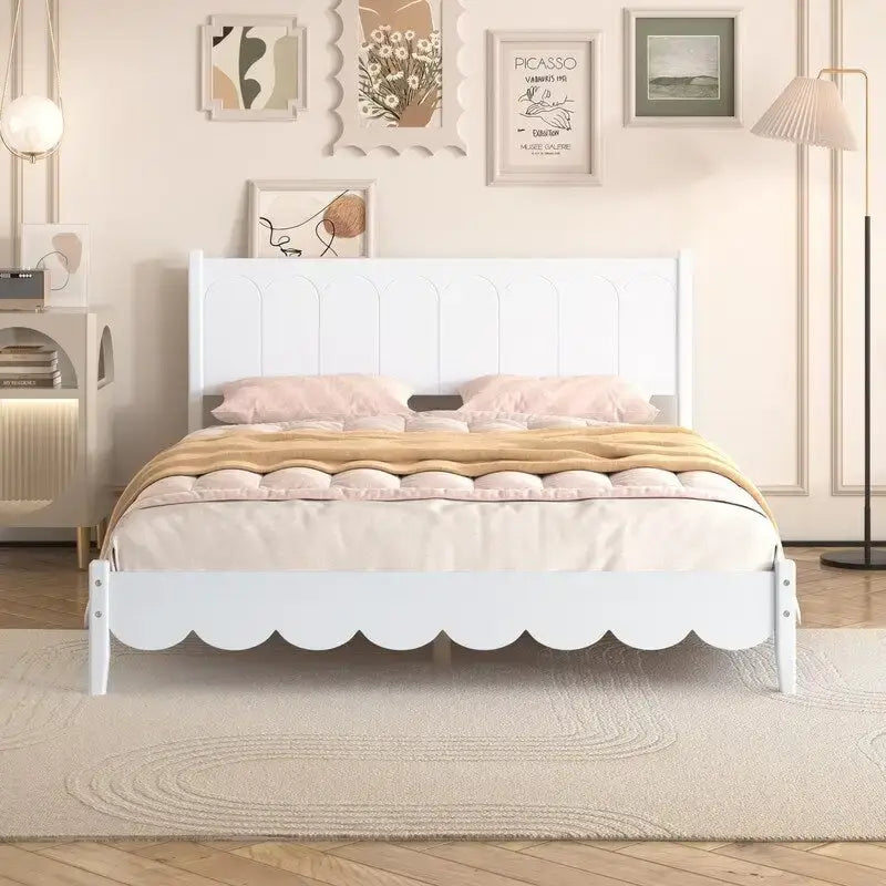 Cama de plataforma tamaño queen con cabecero de madera