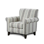Sillón decorativo a rayas con brazos enrollados